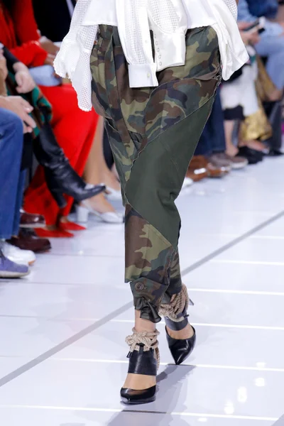 Look 13